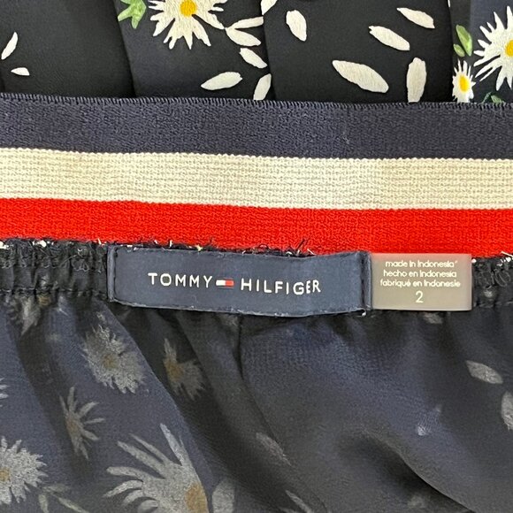Tommy Hilfiger Pleated Skirt (Pull on and go) - Picture 2 of 4